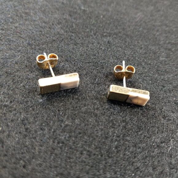 Vintage Avon 1/2 Gold tone 1/2 White Squares Earrings Cottagecore Grandmacore - Picture 1 of 5